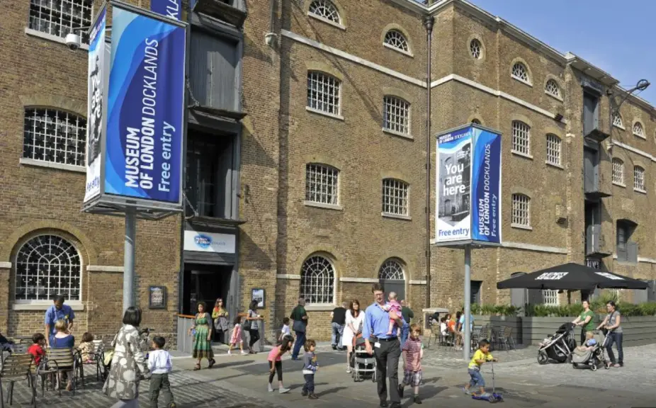  Museum of London Docklands 